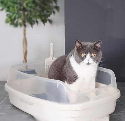 Geräumige, selbstreinigende Müllbox für mehrere Katzen