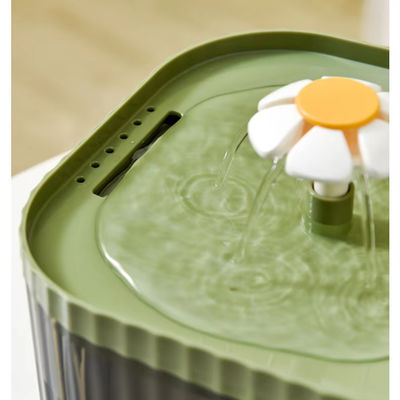 Blumenform Plastik-elektronischer automatischer Katzen-Wasserquelle-Dispenser für Haustiere