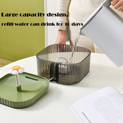 Blumenform Plastik-elektronischer automatischer Katzen-Wasserquelle-Dispenser für Haustiere