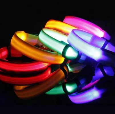 Personalisiertes reflektierendes Neopren-Nylon-Hundehalsband mit verstellbarer Passform und Felldekoration