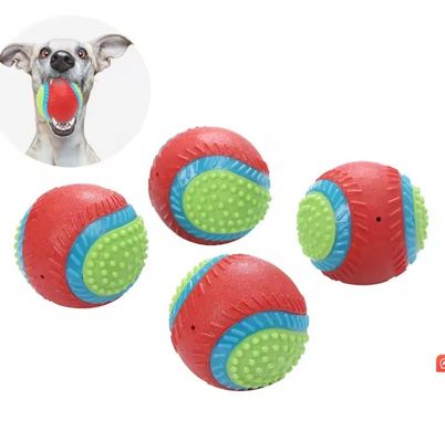 Mittlerer Hund Sprungholz Spielball Nachhaltiges Quietschendes Spielzeug mit weichem Latexgummi